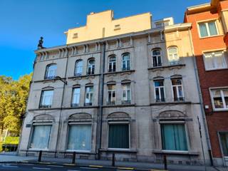 Commercial ground floor for let located at the corner of avenue de Tervueren 298 and rue Jules de Trooz 2 in 1150 Brussels.The property is located...