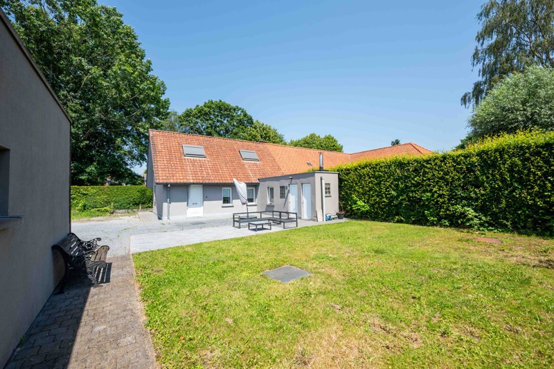 Charmante woning met 2 slaapkamers en 2 garages - photo 2