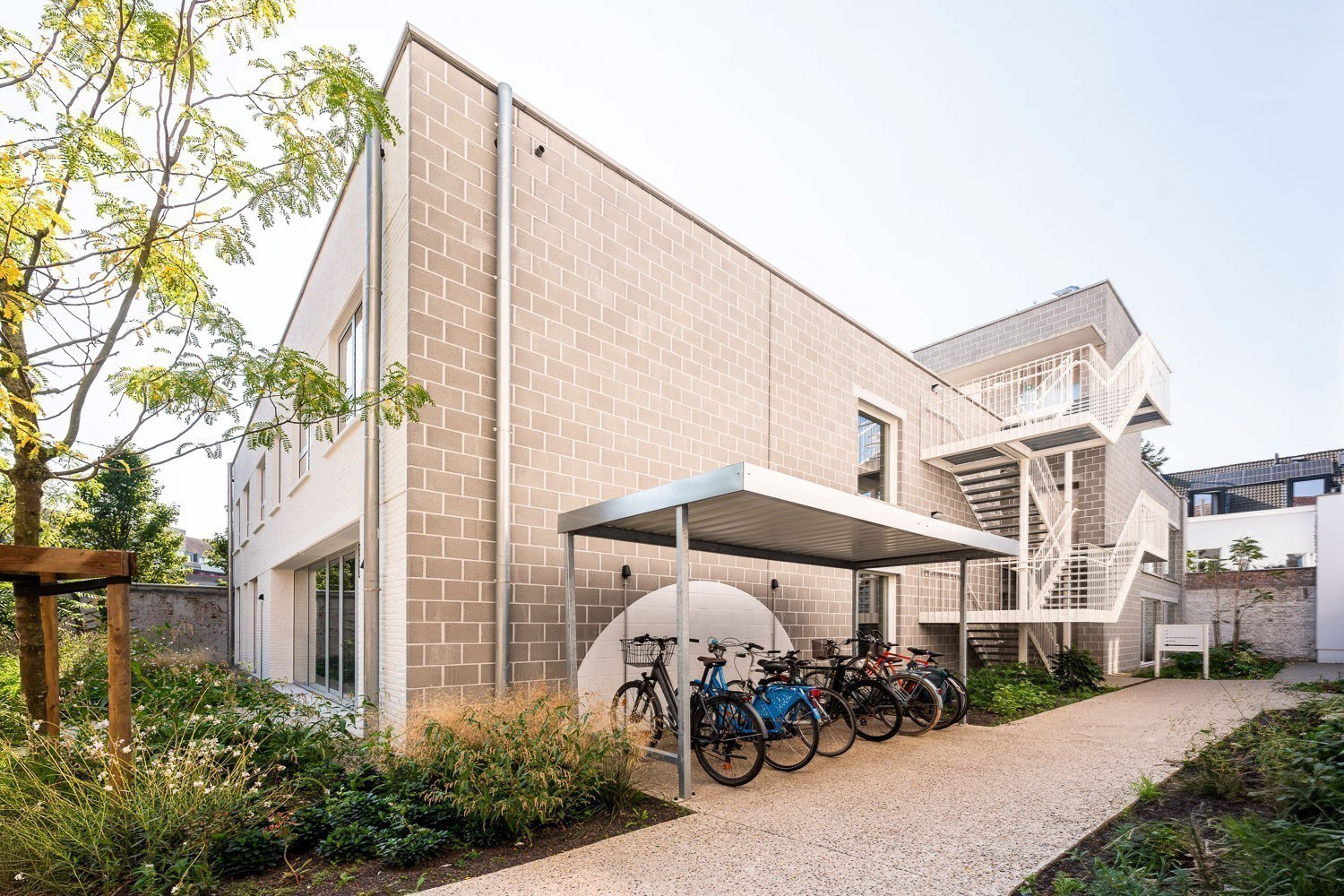 Unit 3A in gerenoveerd kantoorgebouw in centrum Gent! - foto 4