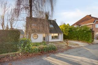 Découvrez cette charmante maison à ossature bois construite en 1987, située dans le quartier paisible de Keierberg, où il fait bon vivre à...