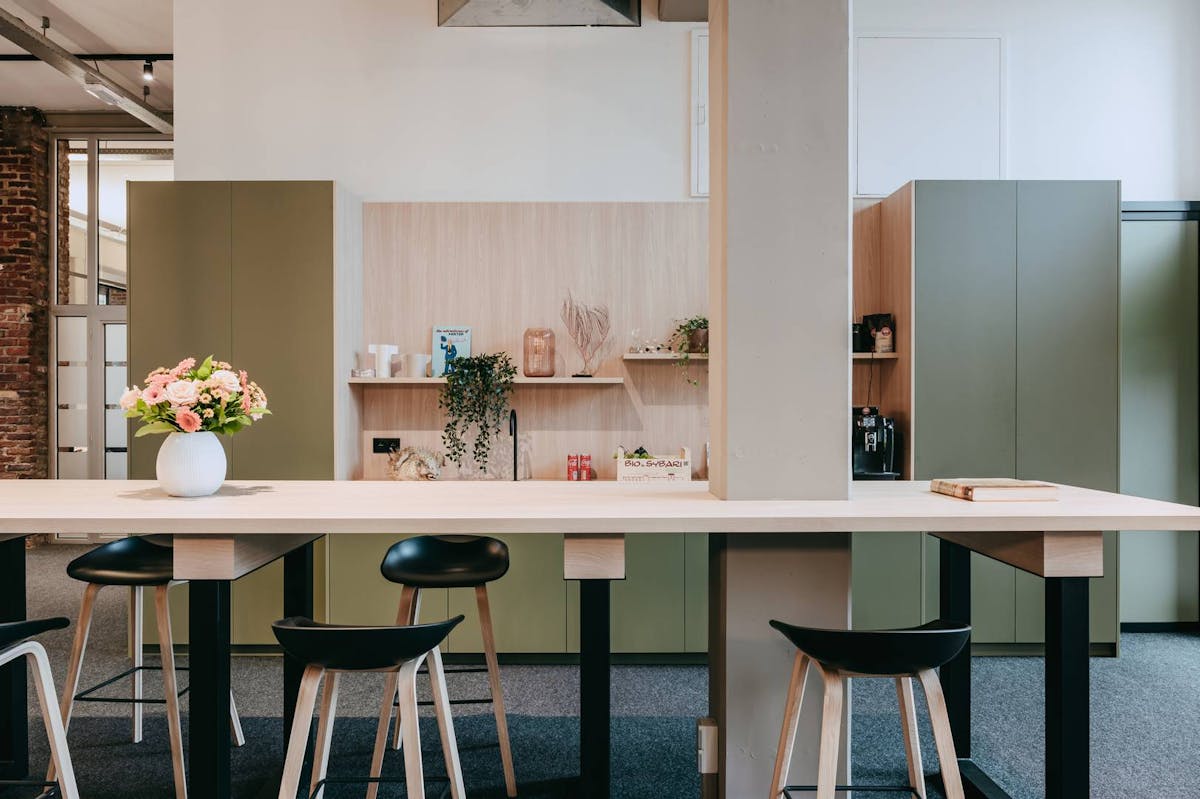 Instapklare kantoren/praktijkruimte van ca. 725 m² te koop in Kortrijk - foto 5
