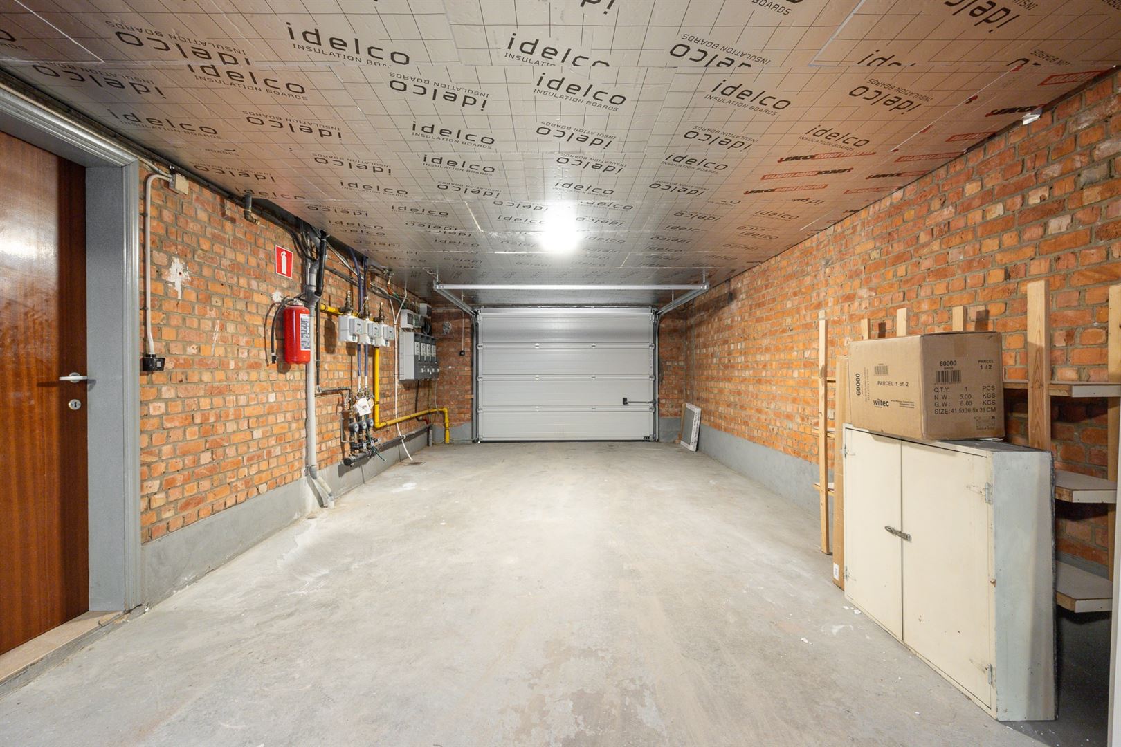 Gelijkvloerse triple garage/magazijn met tuin - foto 2