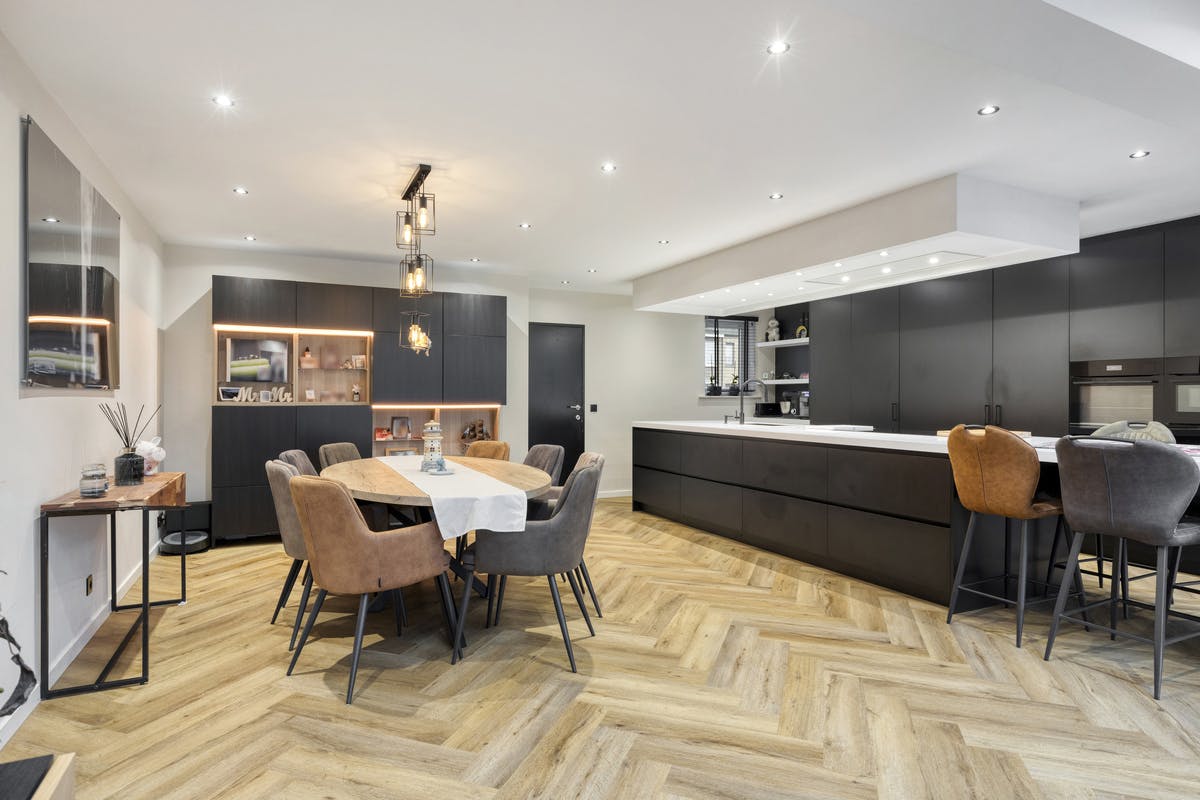 4 bedroom house with garage for sale in Stabroek - photo 3