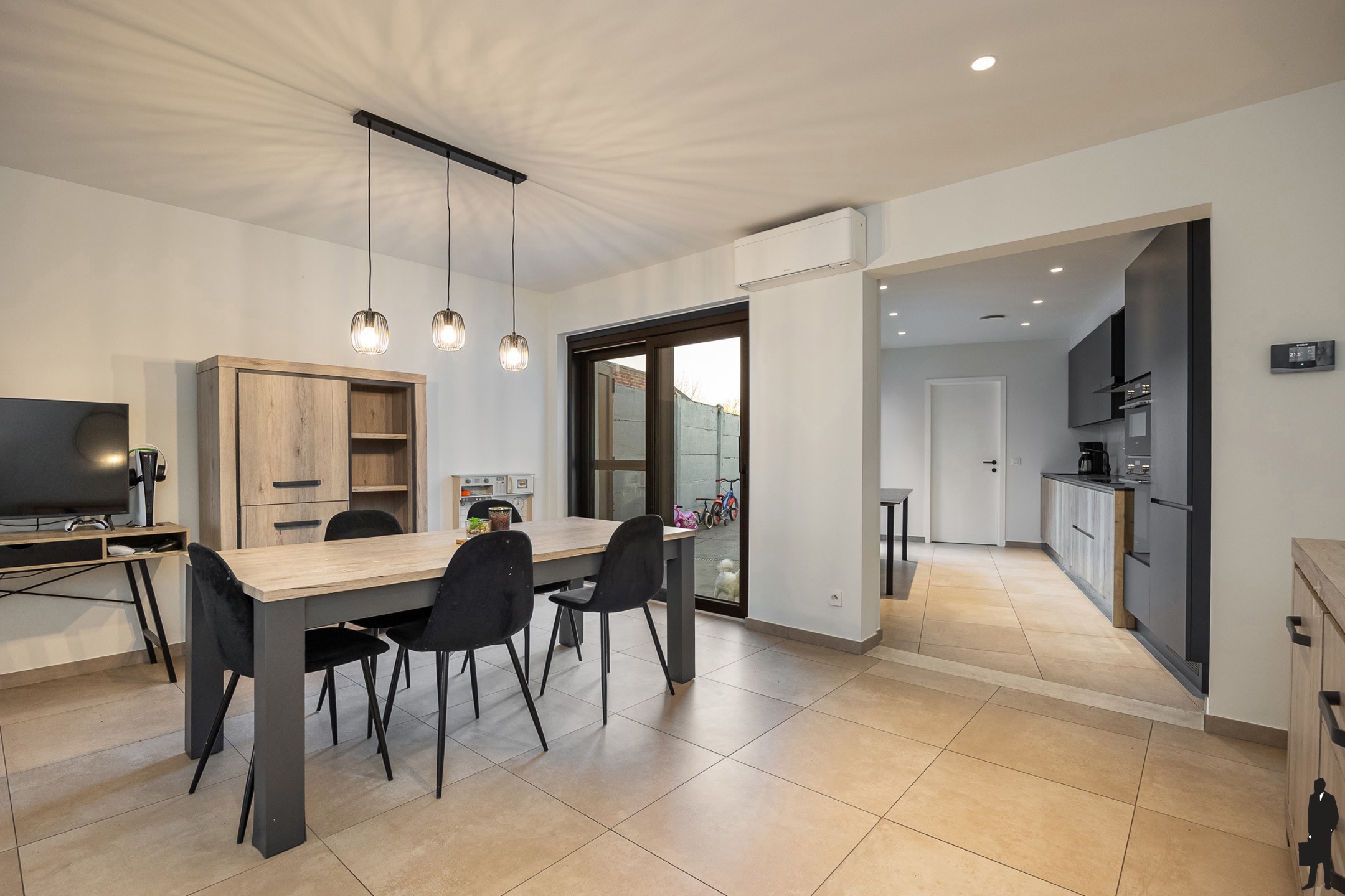 Volledig gerenoveerde gezinswoning met 3 slpk en tuin - foto 5