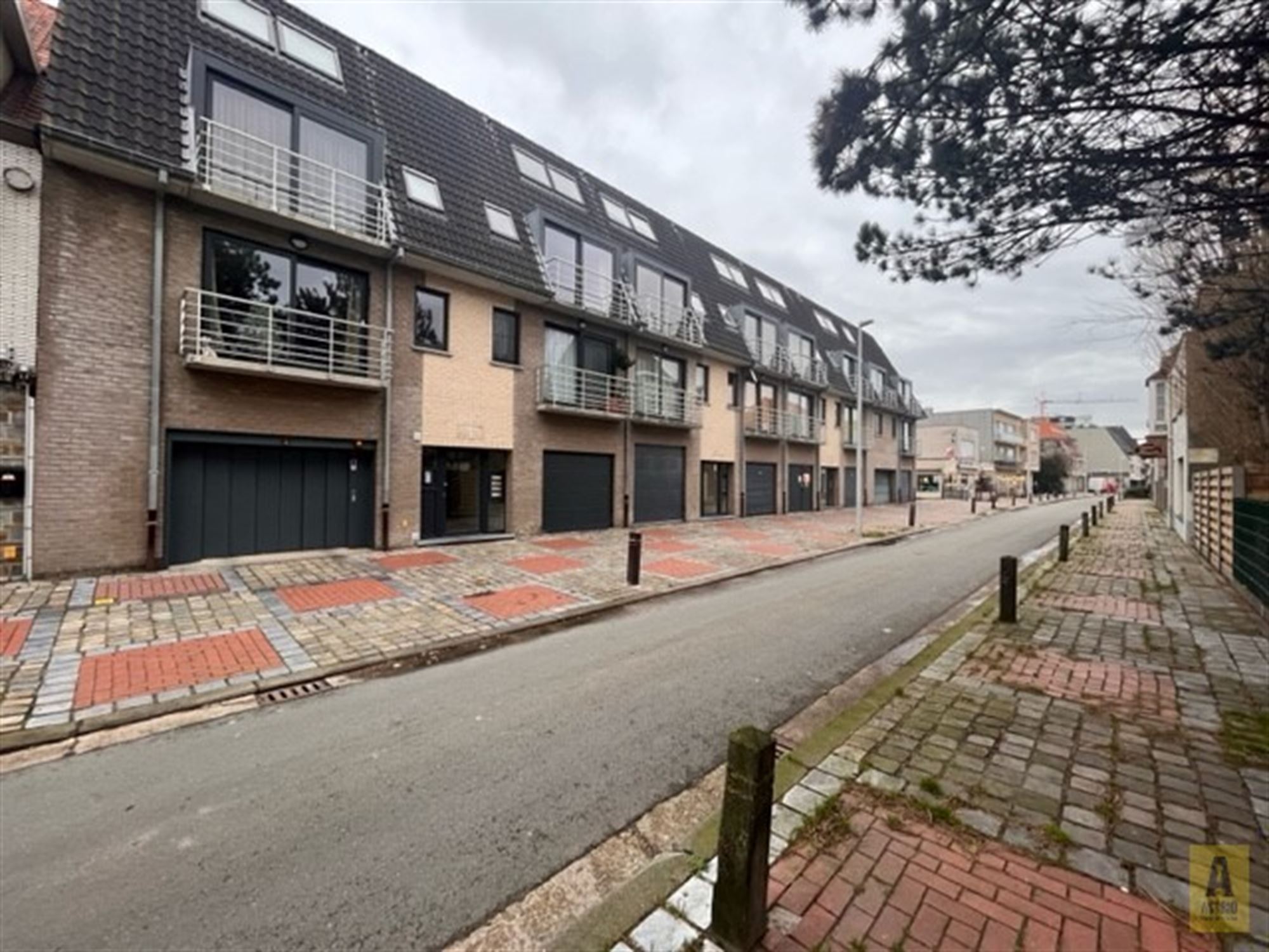 Garage for sale in Bredene