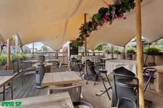 Opbrengsteigendom met 2 handelspanden, appartement en duplex gelegen in de dorpskern van Grobbendonk.Deze opbrengsteigendom is gelegen in het hartje...