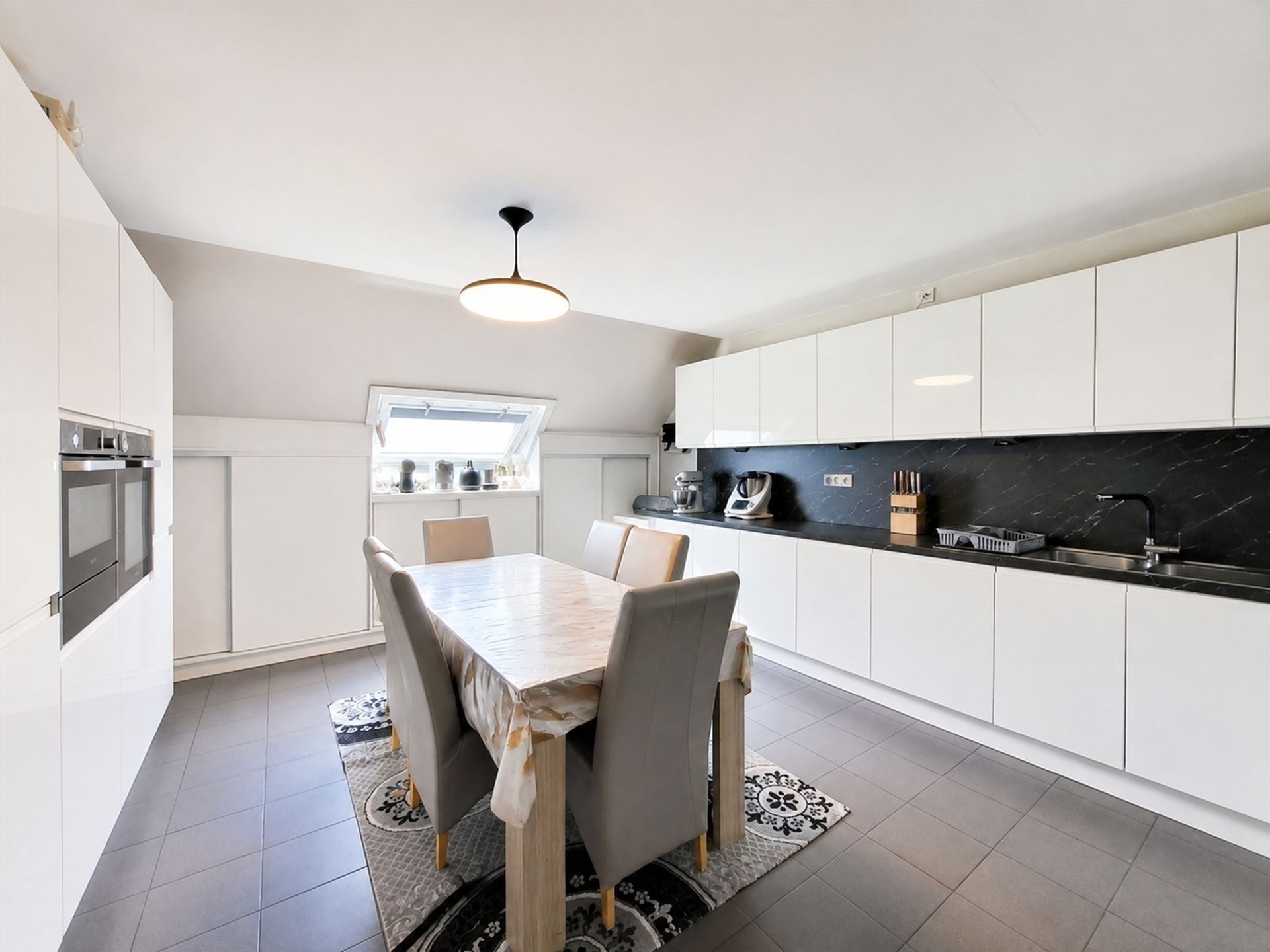 Duplex dakappartement met 2 slaapkamers en terras - foto 5