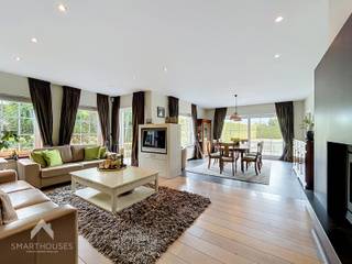 <p>Instapklare, energiezuinige gezinswoning op 845m² bestaande uit inkomhal met gastentoilet en bureel, gezellige leefruimte met eet-en zithoek (gashaard), volledig uitgeruste keuken met eetplaats, praktische was/bergplaats, koele berging, dubbele garage met sectionale poort en een zuid gerichte tuin met groot terras en tuinberging. Op het verdiep zijn 4 slaapkamers, berging, ruime ingerichte badkamer (douche, ligbad, toilet en dubbele lavabo) en extra zolderruimte.</p>
<p></p>
<p>Extra troeven:</p>
<ul>
<li>Energiezuinig</li>
<li>Voorzien van zonnepanelen</li>
<li>Conforme keuring elektriciteit</li>
<li>Regenwaterput van 10.000L</li>
<li>Aangelegde voortuin met private oprit voor 2 wagens</li>
<li>Bewoonbare oppervlakte van 268m²</li>
<li>In de nabijheid van scholen, winkels en openbaar vervoer</li>
<li>Instapklaar</li>
</ul>
<p></p>
<p>Deze woning is te koop ZONDER makelaar via het concept van Smart Houses! Wenst u verdere inlichtingen of bezoek? Contacteer rechtstreeks de eigenaar via +32495598772</p>