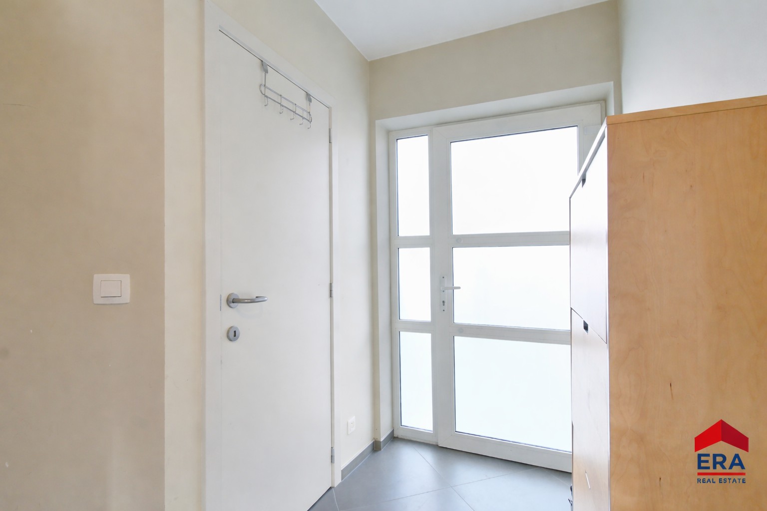 Lichtrijk en instapklare woning in hartje Eeklo te koop. - foto 2