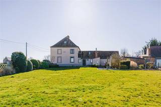 <p><span>VELAINES - Are you looking for a rural property to renovate?</span></p><p><span>Then this property may be for you!</span></p><p><span> </span></p><p><span>The main features in a nutshell:</span></p><ul><li><span>Convenient and quiet location just outside the center of Frasnes-lez-Anvaing.</span></li><li><span>View of the hills of the Pays des Collines</span></li><li><span>Centrally located between Ronse and Leuze</span></li><li><span>Easy access to N60 and E429 (Brussels-Lille)</span></li><li><span>Very large attic with huge potential </span></li><li><span>Garage</span></li><li><span>Nice garden facing South-West</span></li><li><span>Cellar available</span></li><li><span>Guide price €138,000 </span></li></ul><p><span> </span></p><p><span>This is what the house looks like: </span></p><p><span>On the ground floor we find the spacious and bright living room with wood burning fireplace and recent pellet stove. The dining room with adjoining kitchen from where access to the attic and the cellar. The bedroom and the bathroom with sink, shower and toilet.</span></p><p><span>The attic offers huge potential for creating additional rooms with bathroom/hobby room/studio. </span></p><p><span>The South-West facing garden with beautiful views of the hills of the Pays des Collines. Furthermore a garage and a garden house.</span></p><p><span> </span></p><p><span>Important: Some visualizations are purely indicative and serve for inspiration only. The image does not take into account urban planning regulations, building permits or legal restrictions.</span></p><p><span> </span></p><p><span> </span></p><p><span> </span></p><p><span> </span></p><p><span> </span></p>