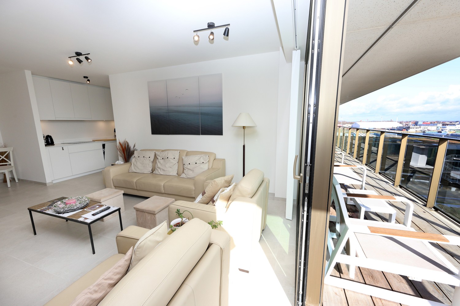 Nieuwbouwappartement in Sky Tower Oostende met 2 slaapkamers en zonneterras ! - foto 2