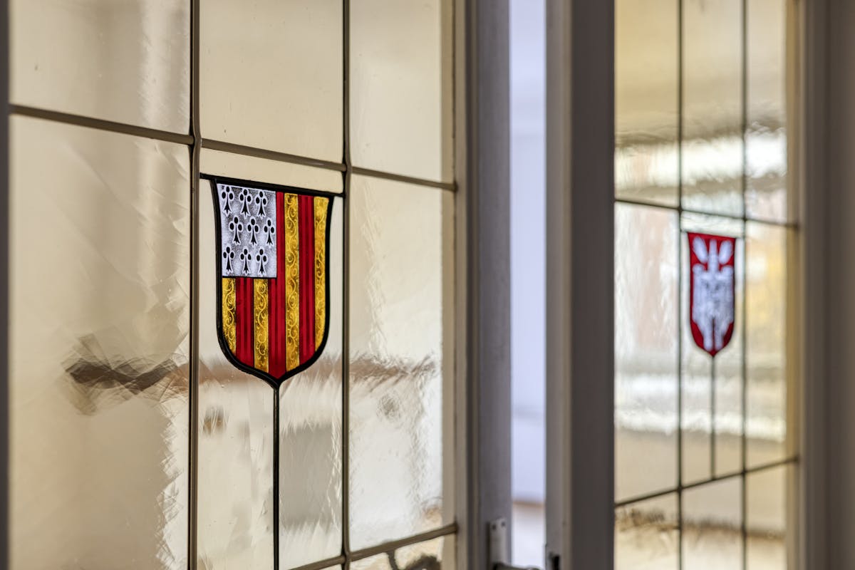 Te renoveren opbrengsteigendom met 3 appartementen en handelspand in Antwerpen - foto 5