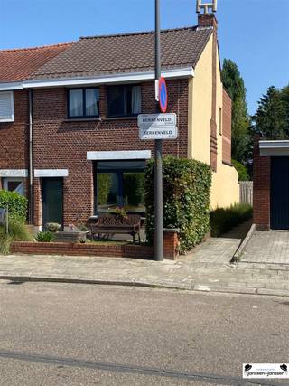 Gerenoveerde gezinswoning met 4 slaapkamers in WilrijkIn een rustige en kindvriendelijke buurt van Wilrijk presenteren we u deze smaakvol...