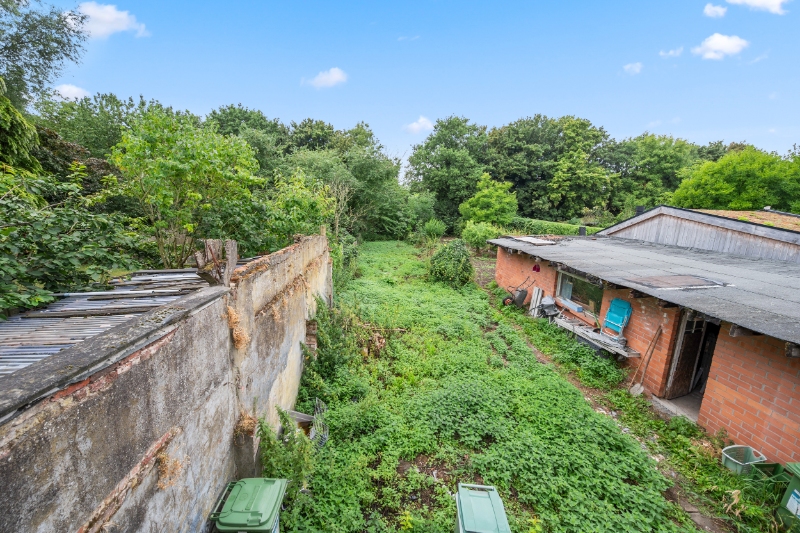 Gerenoveerde woning met tuin – ideale investering met stabiel huurrendement - photo 2