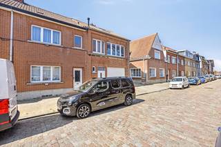Op zoek naar een huis met veel potentieel op een toplocatie? Deze gezellige gezinswoning in een rustig, doodlopend straatje in Koningslo is nu...
