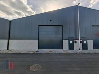 Nieuw gerenoveerde KMO-unit met een oppervlakte van 379 m², de unit maakt deel uit van de nieuwe KMO-ontwikkeling 'VLASCO 2' bestaande uit...