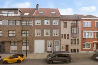 Deze instapklare woning met een loods van 282 m² biedt de perfecte combinatie van comfortabel wonen en professionele mogelijkheden. De loods...