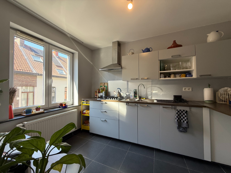 Lichtrijk 2-slaapkamerappartement tussen Dampoort en St-Jacobs - photo 5