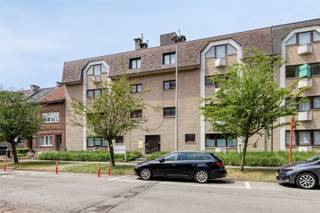 In residentie "De Linde", een kleinschalig en rustig appartementsgebouw, bevindt zich dit ruime en lichtrijke appartement met 2 slaapkamers en...