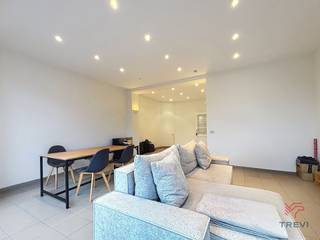 SCHAERBEEK, bordering Woluwe, near RTBF and the E40, close to public transport, in a small and very quiet building, pleasant UNFURNISHED apartment of ±70m² living space. It is composed as follows: bright living room of ±30m², fitted kitchen, night hall, bedroom of ±18m², bathroom, separate toilet and cellar. Measurements provided for information purposes only. EPC: G. Individual gas boiler present. Monthly service charge provision: €80 (common areas). Available on 01/02/2026! Also visit our Facebook page: https://www.facebook.com/Trevi.location.Est