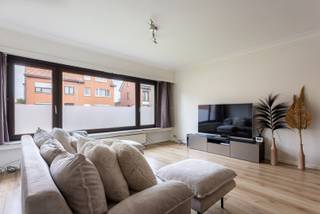 Bent u op zoek naar een gelijkvloers 2 slaapkamer appartement met tuin? Dan heeft u wellicht gevonden wat u zoekt?Indeling:U betreedt het appartement...