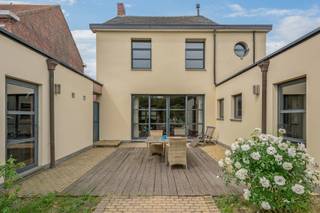 De woning aan de Molsebaan 46 in Dessel is een waar pareltje dat authentieke charme uitstraalt. Gelegen op een perceel van 1.140 m², met...