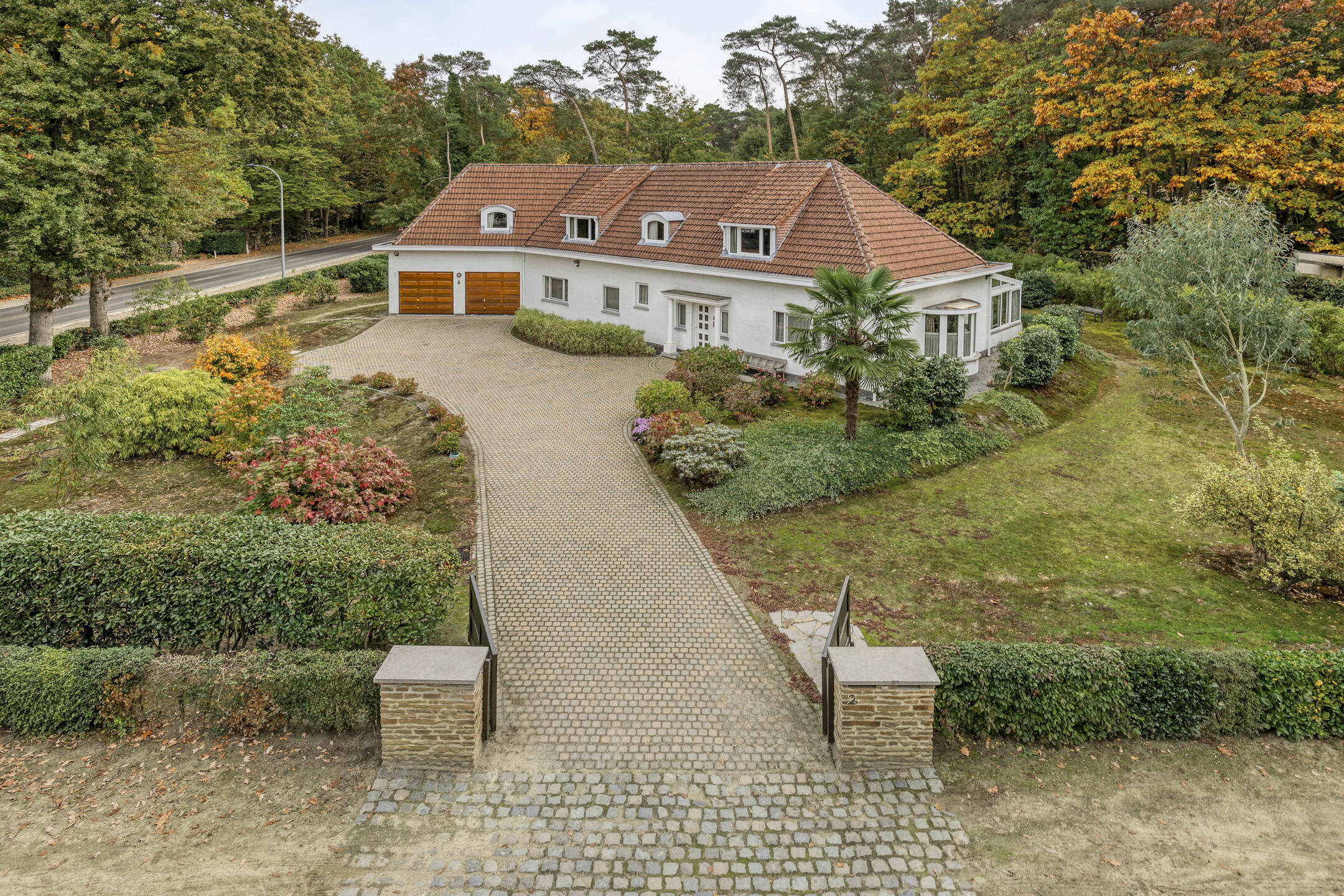 Ruime villa-woning op knap perceel van 30 are - foto 3