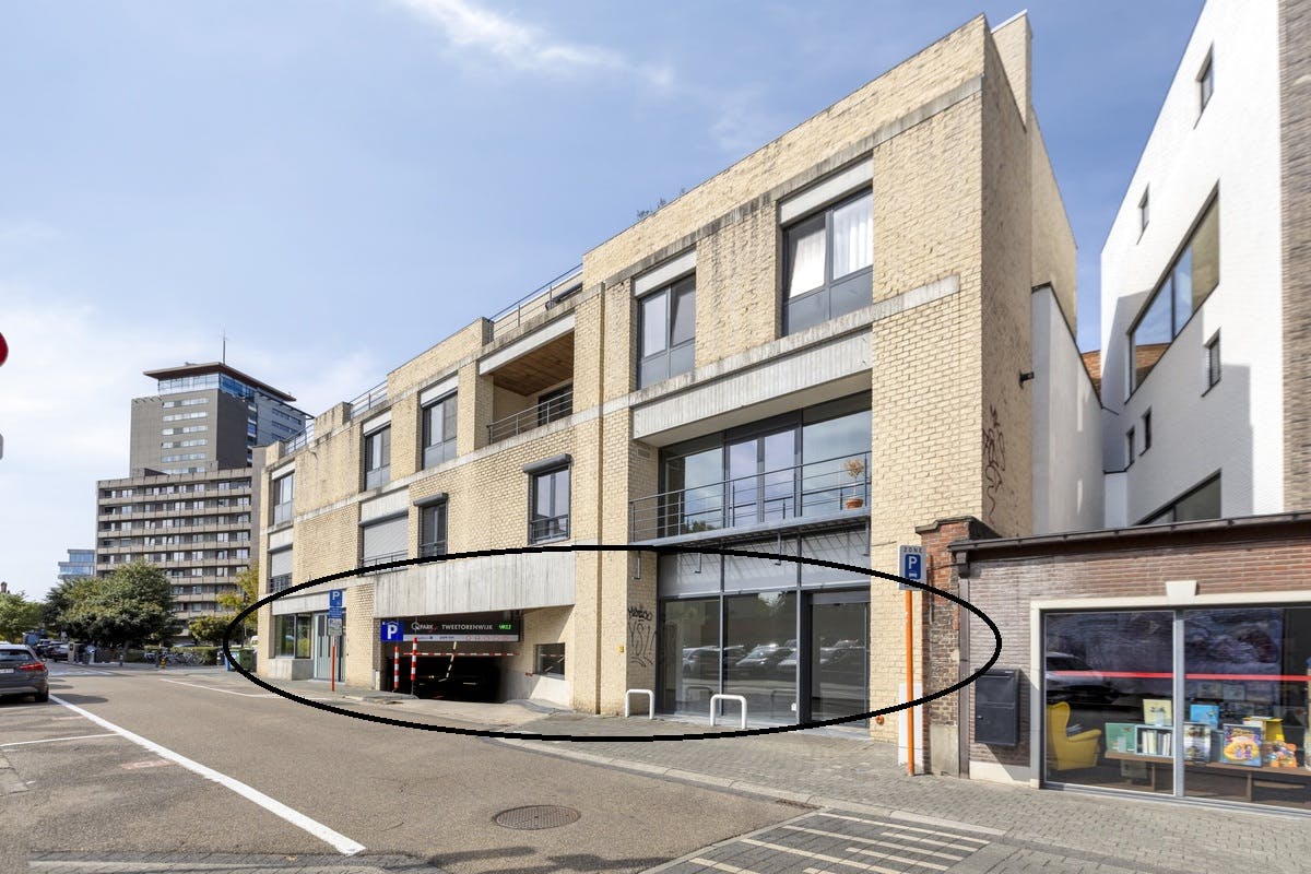 Commerciële ruimte van 428m2 in hartje Hasselt - foto 2