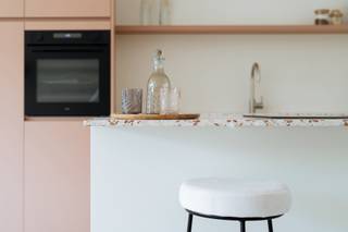 Welkom in de begeerde Sint Elisabeth wijk, waar deze comfortabele & duurzame nieuwbouwwoning te koop staat! We komen de woning binnen via een...