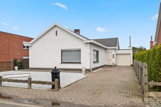 Op een rustige ligging aan de rand van Itegem bevindt zich deze zeer goed onderhouden woning, ideaal voor wie comfortabel gelijkvloers wil wonen.De...