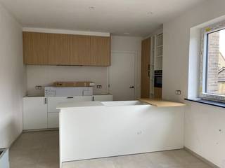 Deze nieuwbouwwoning is gelegen in Hospitaalstraat in Ertvelde en is gerealiseerd met een strakke, tijdloze architectuur die meteen in het...