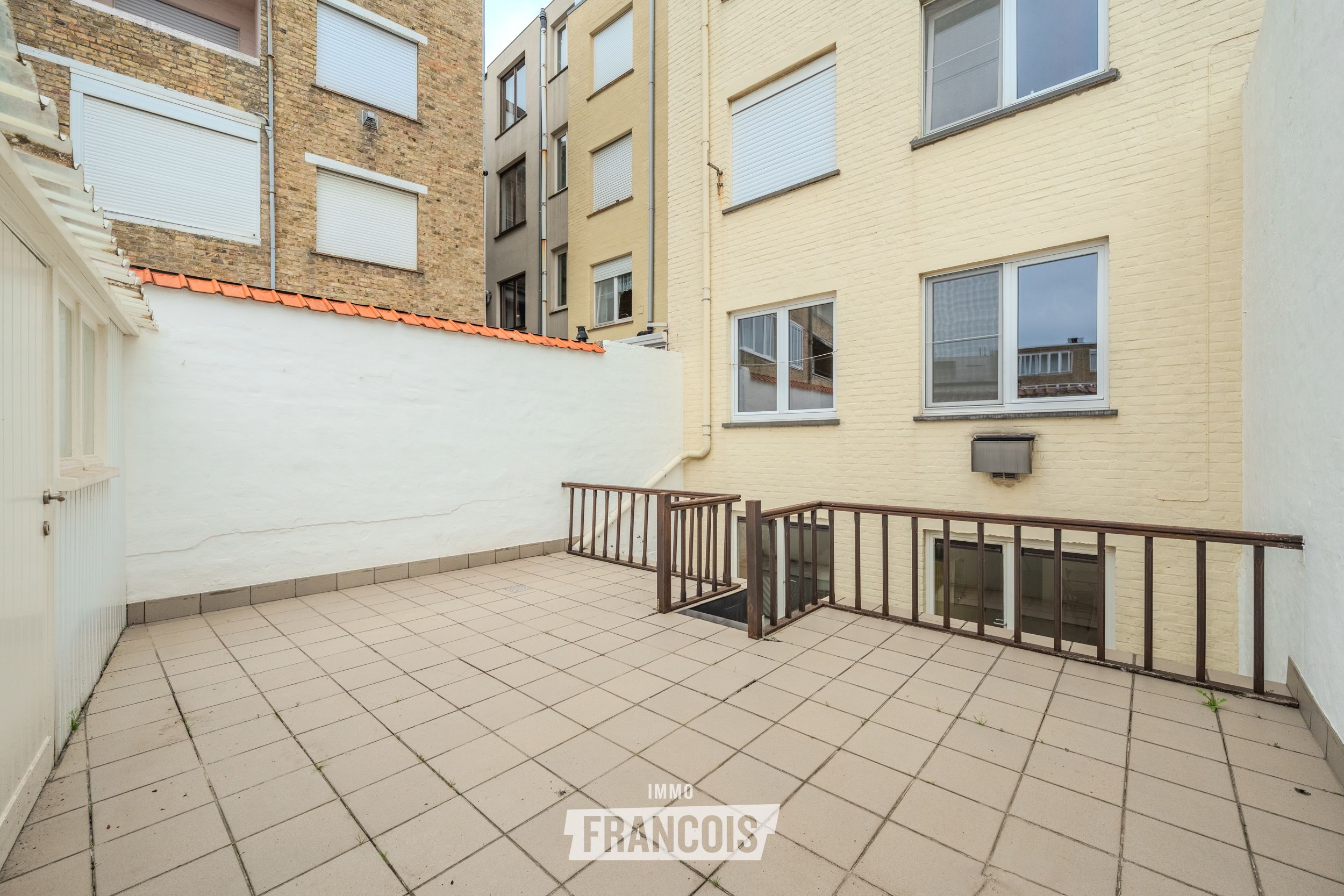 Appartement met ruim zongericht terras vlak bij de zeedijk in Westende Bad - foto 1