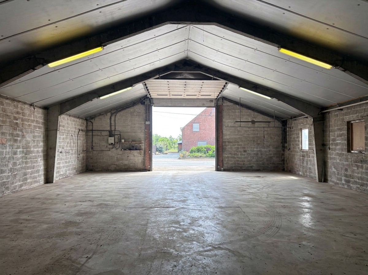 Loods van 667m² te koop. - foto 4