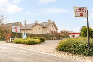 Mooi gelegen aan het Kluisbos, te renoveren handelspand/om te bouwen vakantiewoning/ideale projectgrond/bouwgrond. Private toegangsweg,...