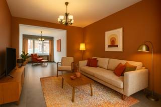 Maison familiale prête à emménager avec 5 chambres, 2 salles de bains et grand jardin au centre de RenaixSituée dans une rue calme en plein centre de...