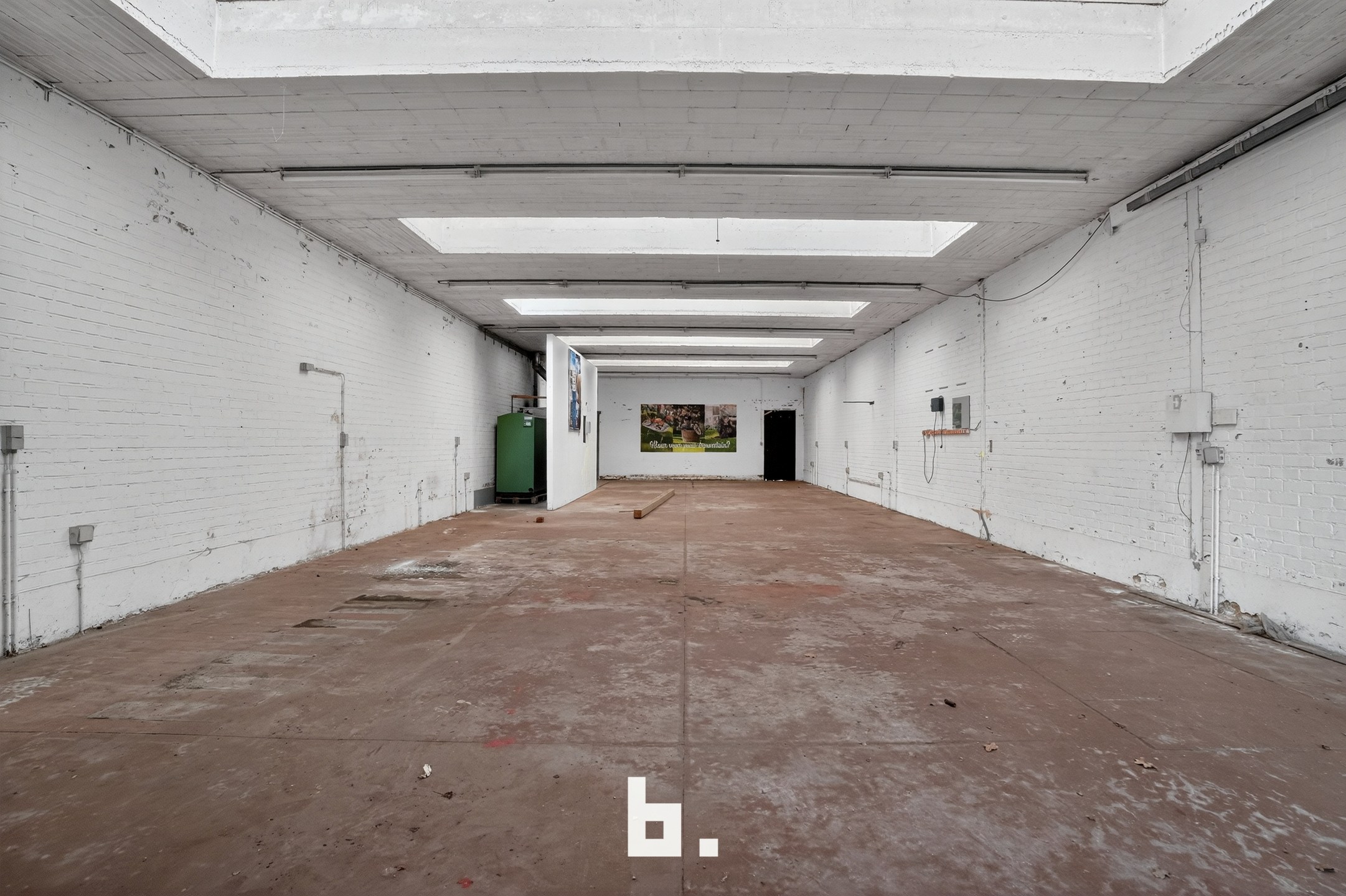 Magazijn te koop nabij het centrum van Roeselare – ca. 170 m² - foto 2