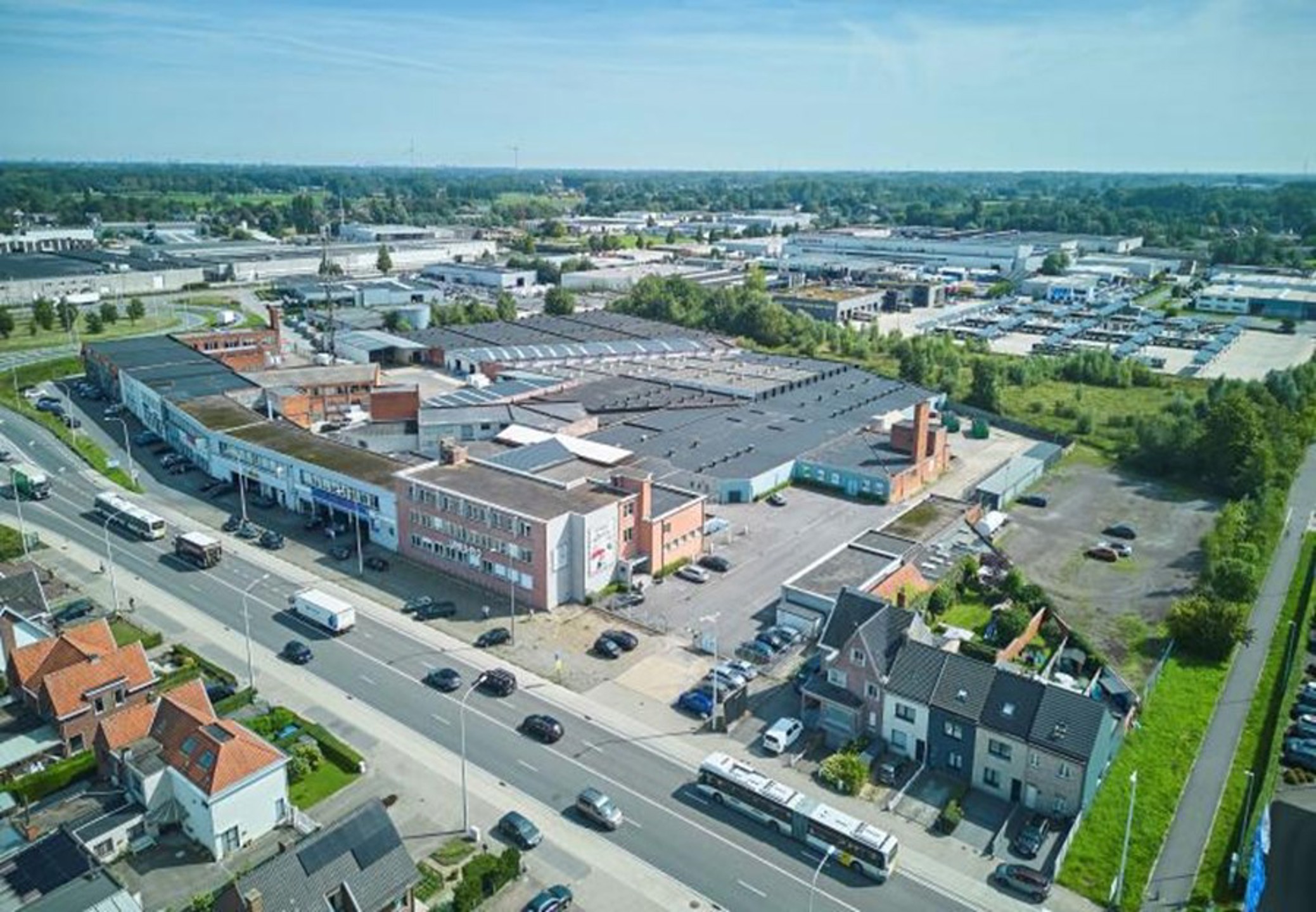 Commercial à louer à Saint-Nicolas - photo 1