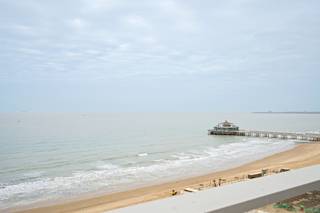 Blankenberge: Penthouse met prachtig zeezicht en 2 ruime terrassen te koop!Op de Zeedijk 158 in residentie "Continental Palace" vinden we...