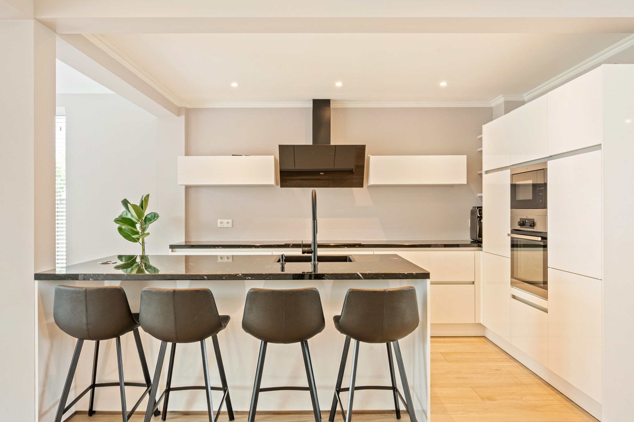 Instapklare woning te Minderhout op een zuidgeoriënteerd perceel van ca. 488 m² - foto 2