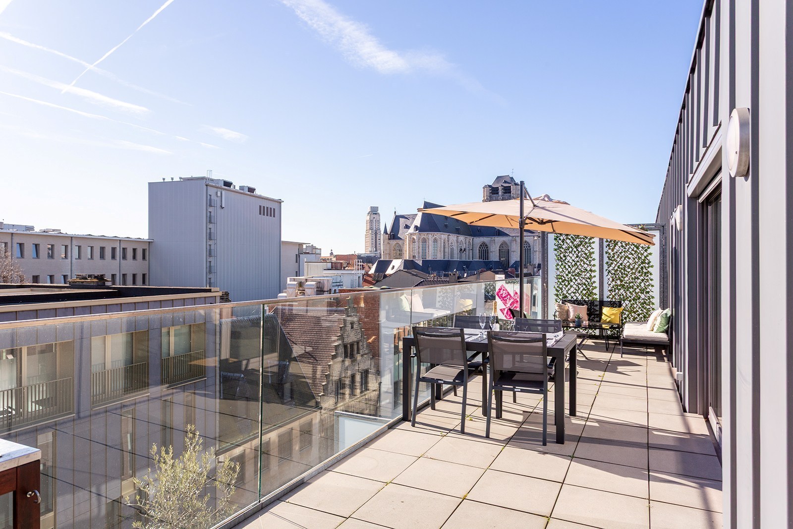 Penthouse met ruime terrassen en prachtige zichten! - foto 4