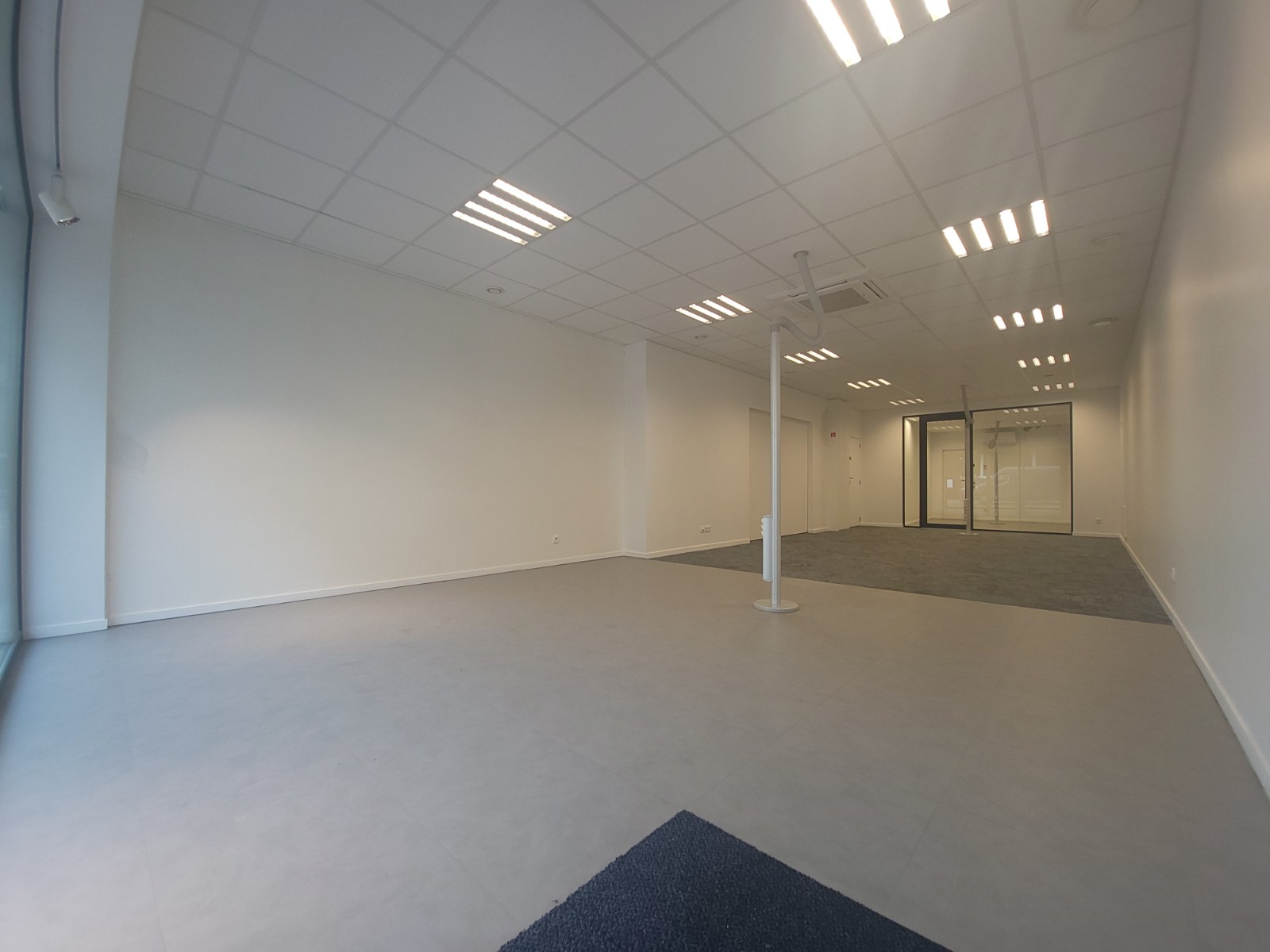 Exclusief gelegen handelsruimte in centrum Deinze - foto 3