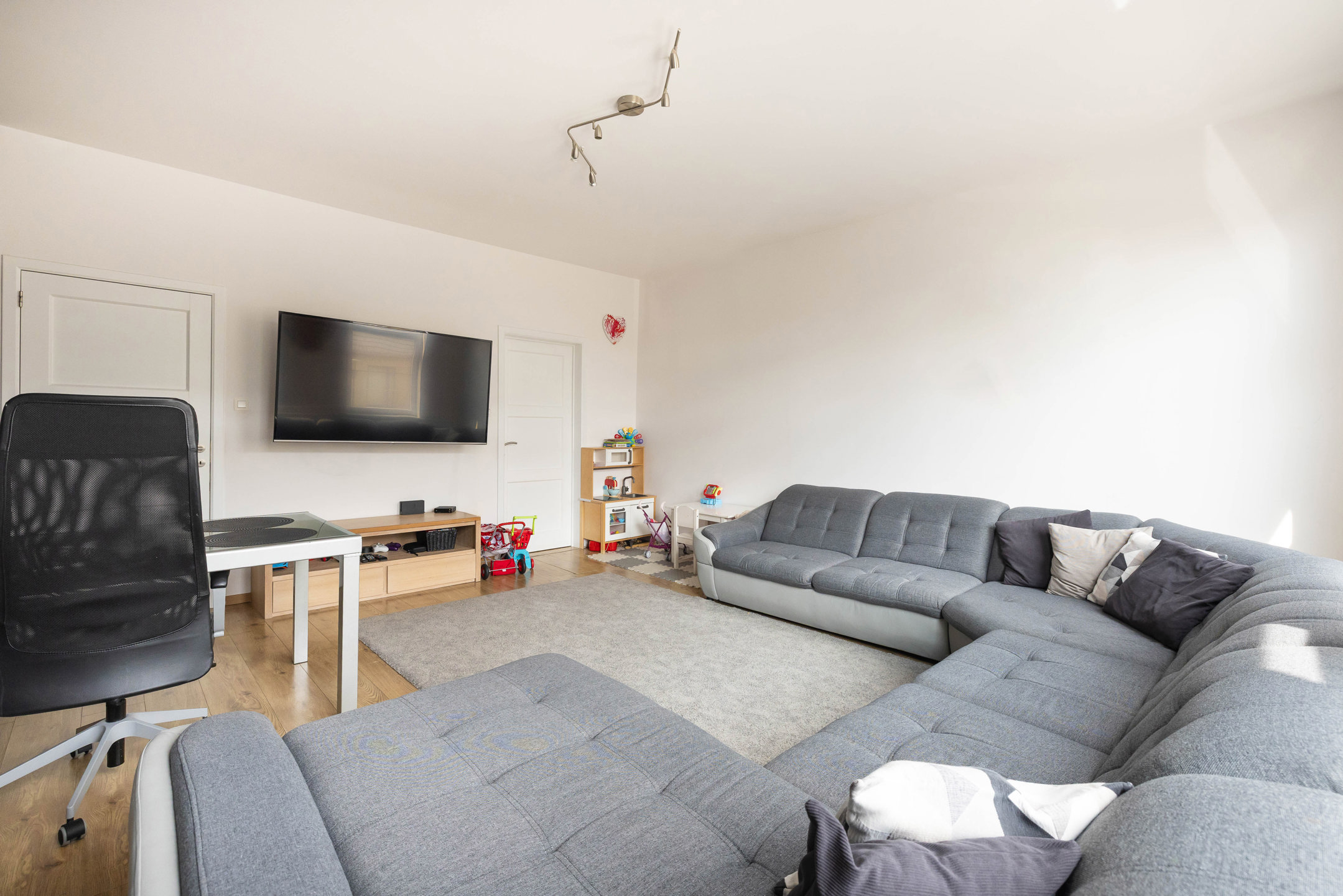 Woning van ± 150 m² met atelier/opslagruimte van ± 100 m² - foto 3