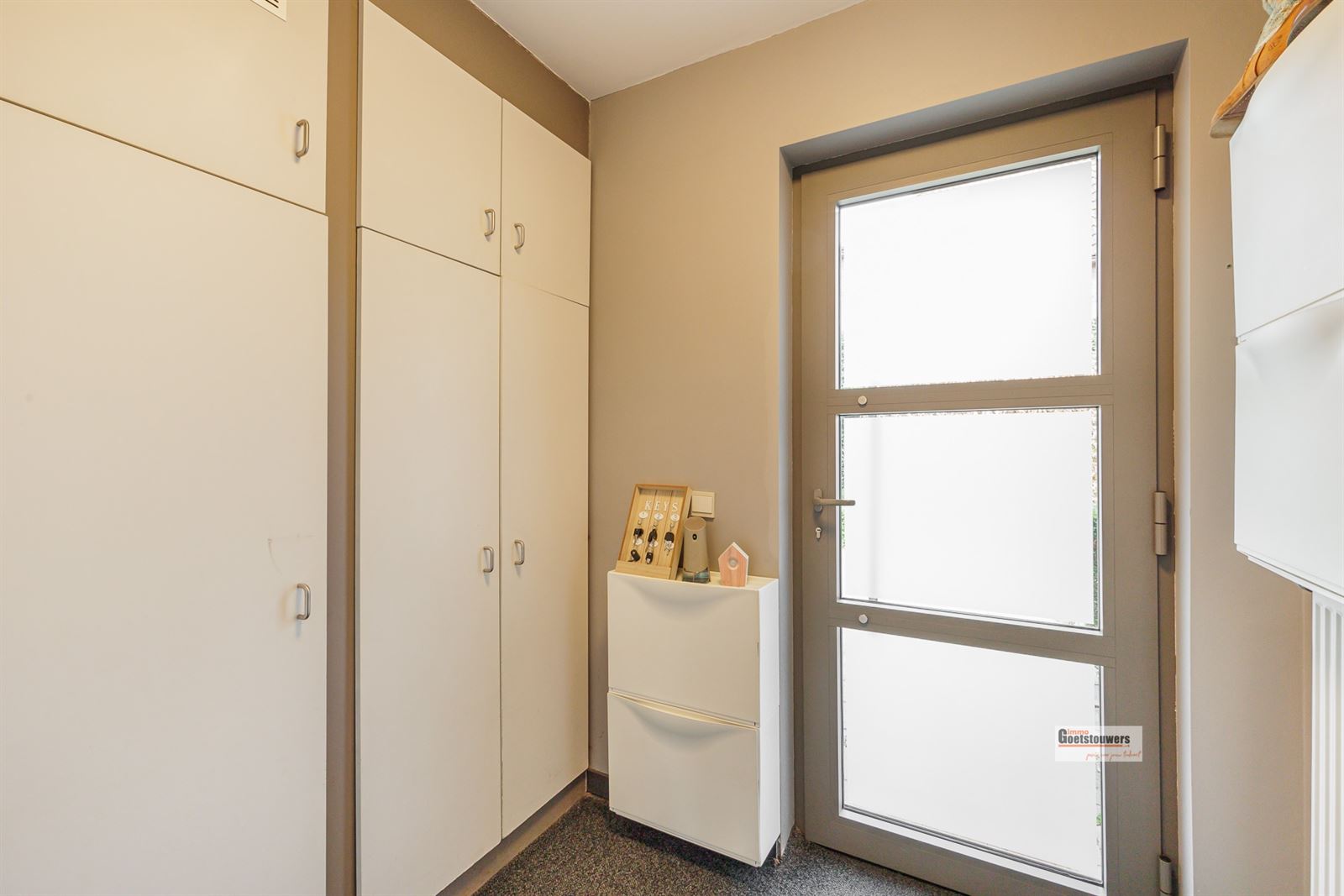 Instapklare woning met 5 slpks, garage en ruime tuin - foto 2