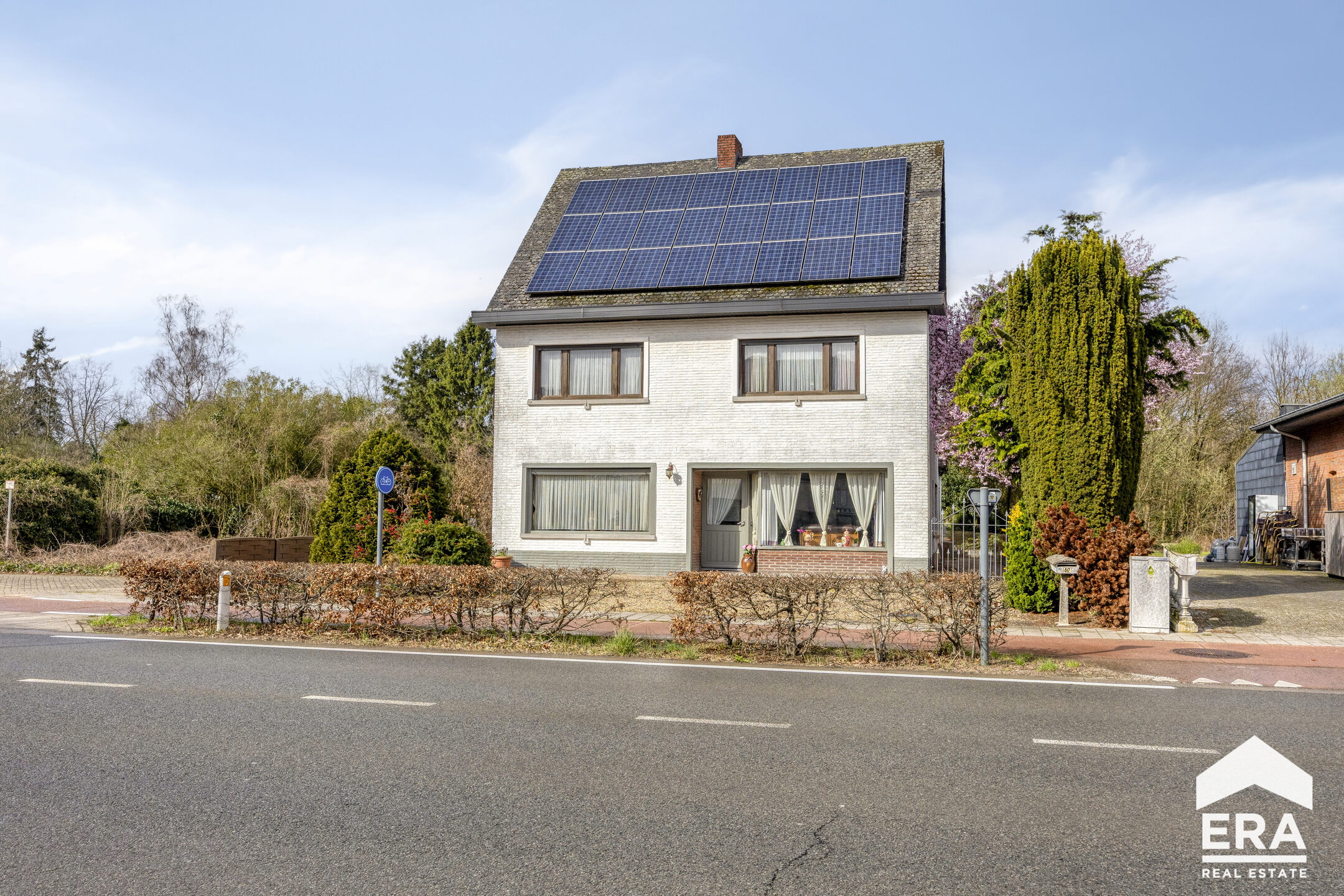 Te renoveren gezinswoning (221m²) op 910m² te koop in Lommel - foto 1