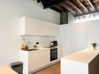 Welkom in dit charmante en lichtrijke 1-slaapkamer appartement, ideaal gelegen in het hart van Antwerpen, aan de bruisende en...