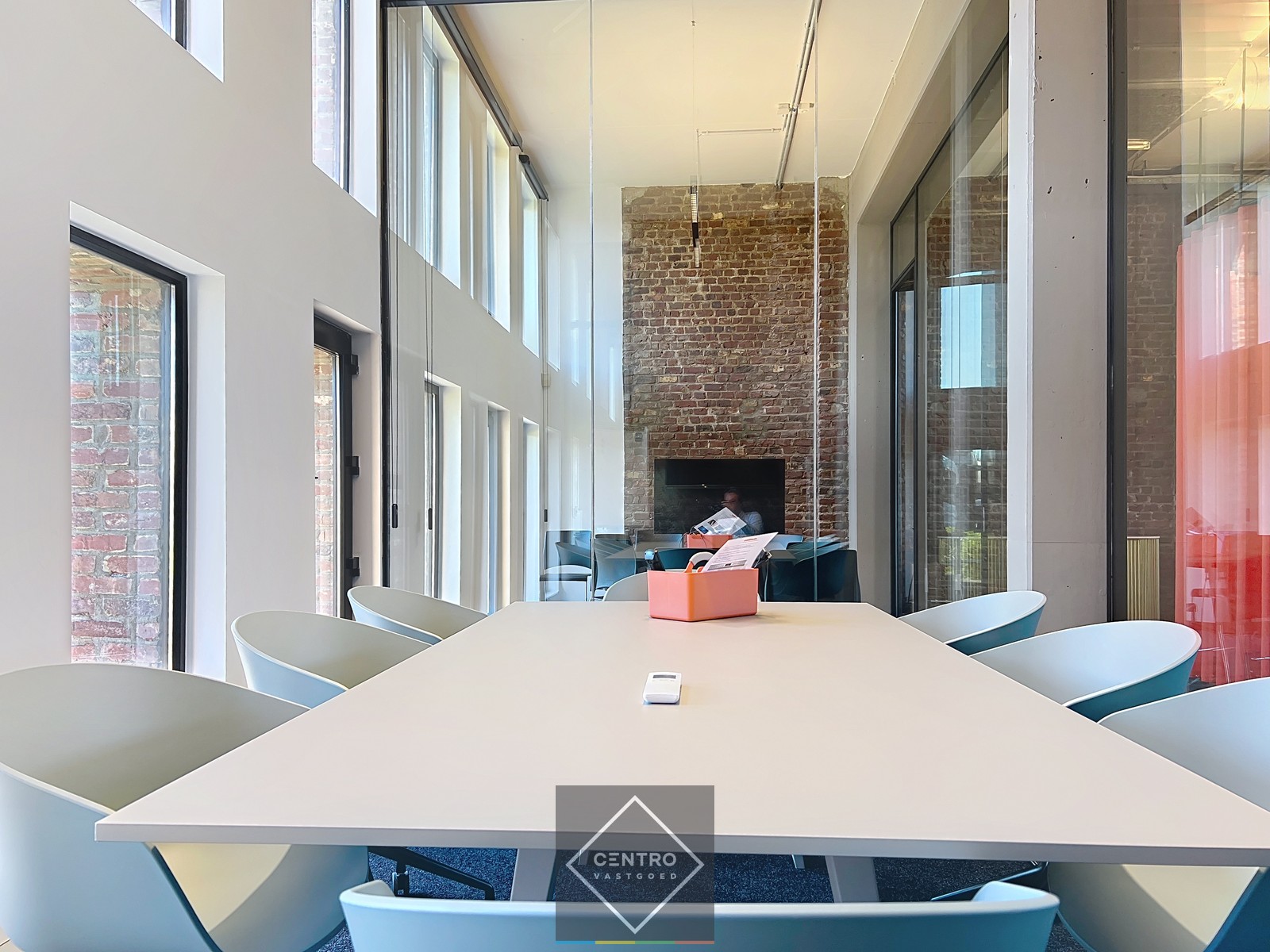 Instapklare KANTOORRUIMTE (178,75 m²) - ALL-IN formule (huur, verbruik, randaccomodatie,...) te Kortrijk ! - photo 5