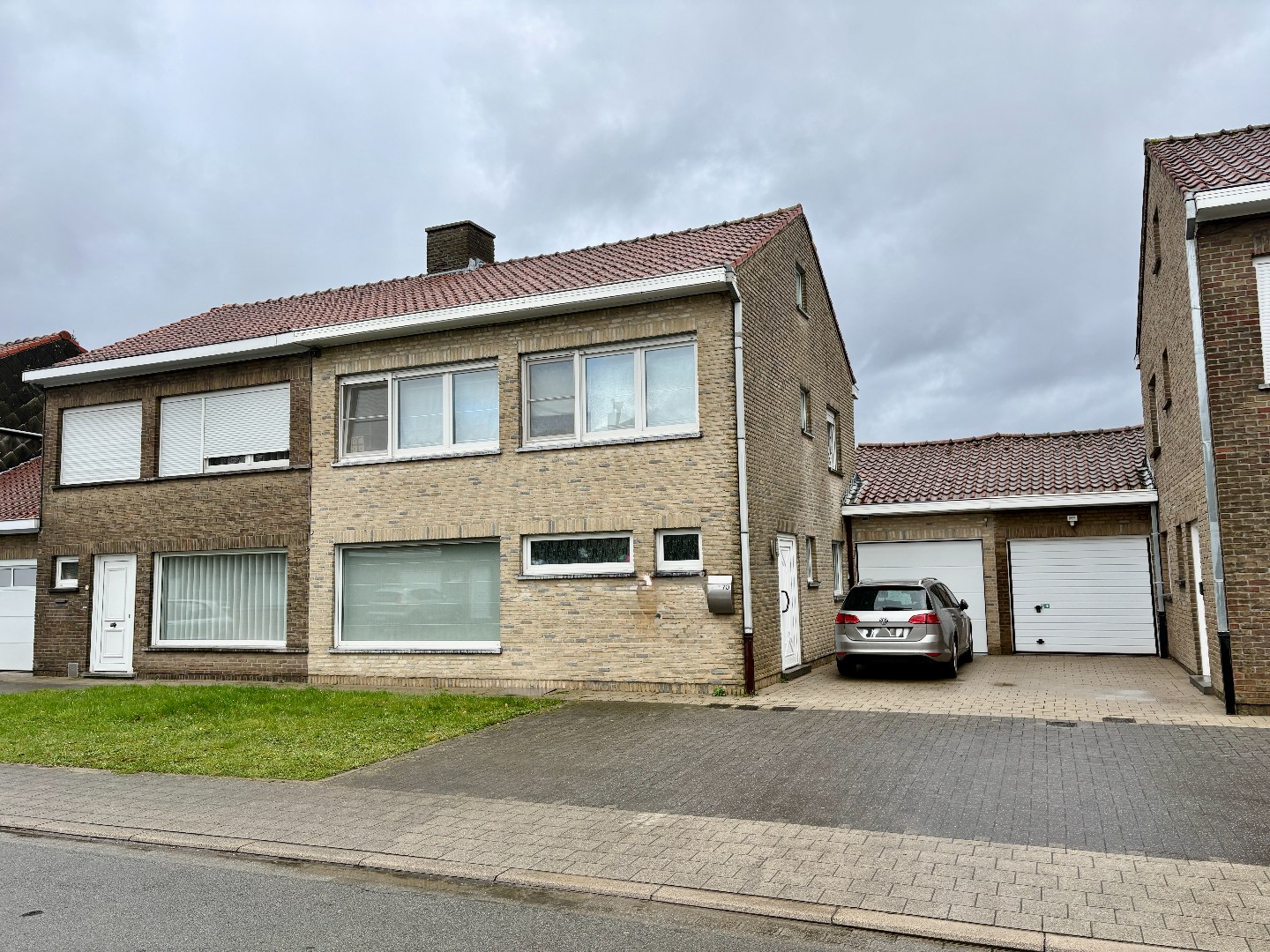 Gerenoveerde woning met 4 slks, garage en tuin te Kuurne. - foto 2