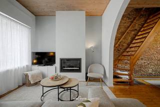 Ontdek deze knappe, instapklare woning met een bewoonbare oppervlakte van ca. 100 m², waar comfort en gezelligheid centraal staan. Bij het...