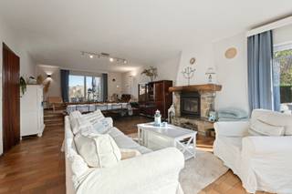 koop: ruim halfopen huis in de villawijk van Koksijde, op een centrale en groene locatie nabij openbaar vervoer. Deze instapklare woning biedt maar...