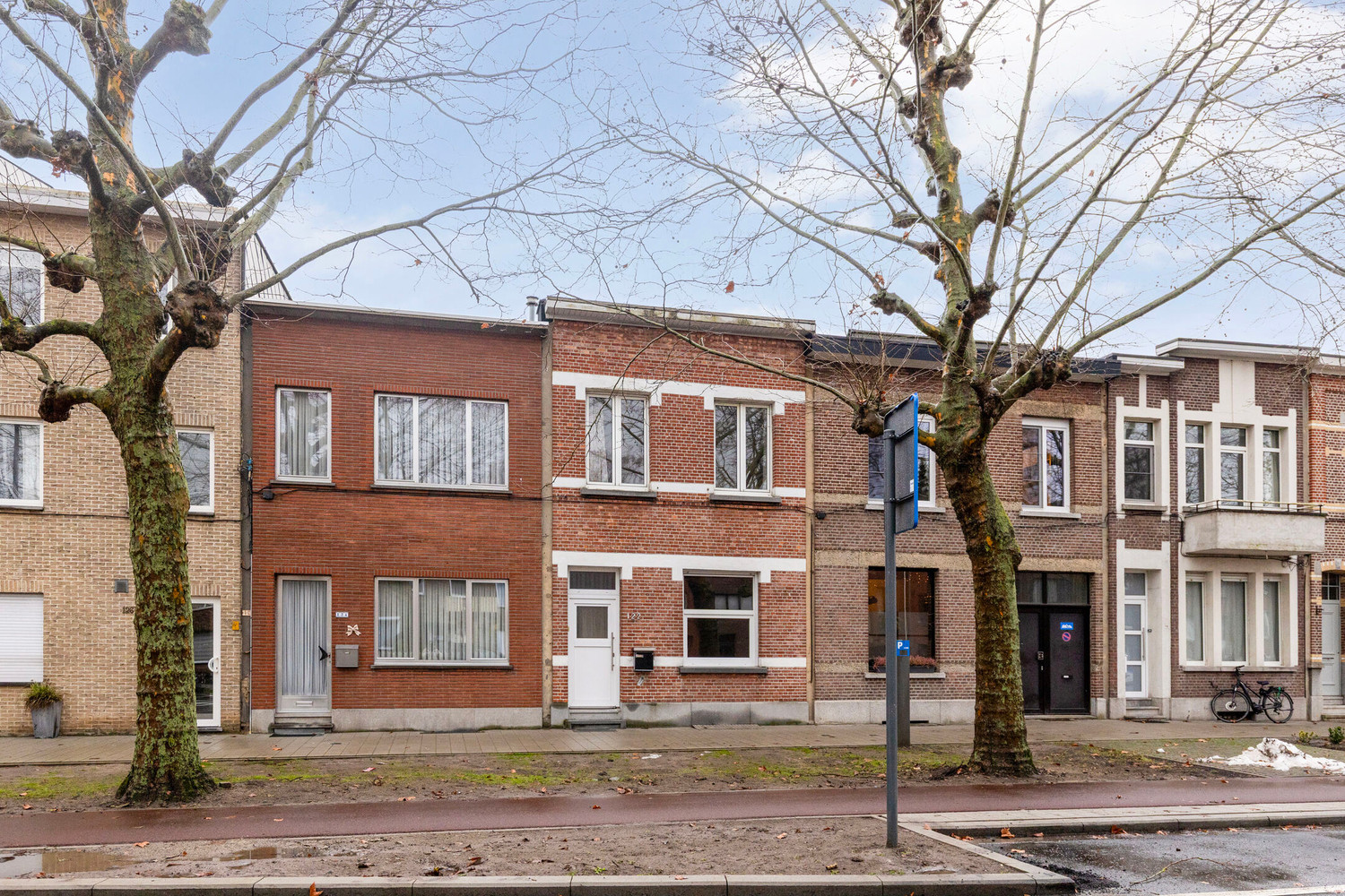Deurne-Zuid: volledig te renoveren rijwoning met 3 slks op 352m2! - foto 2